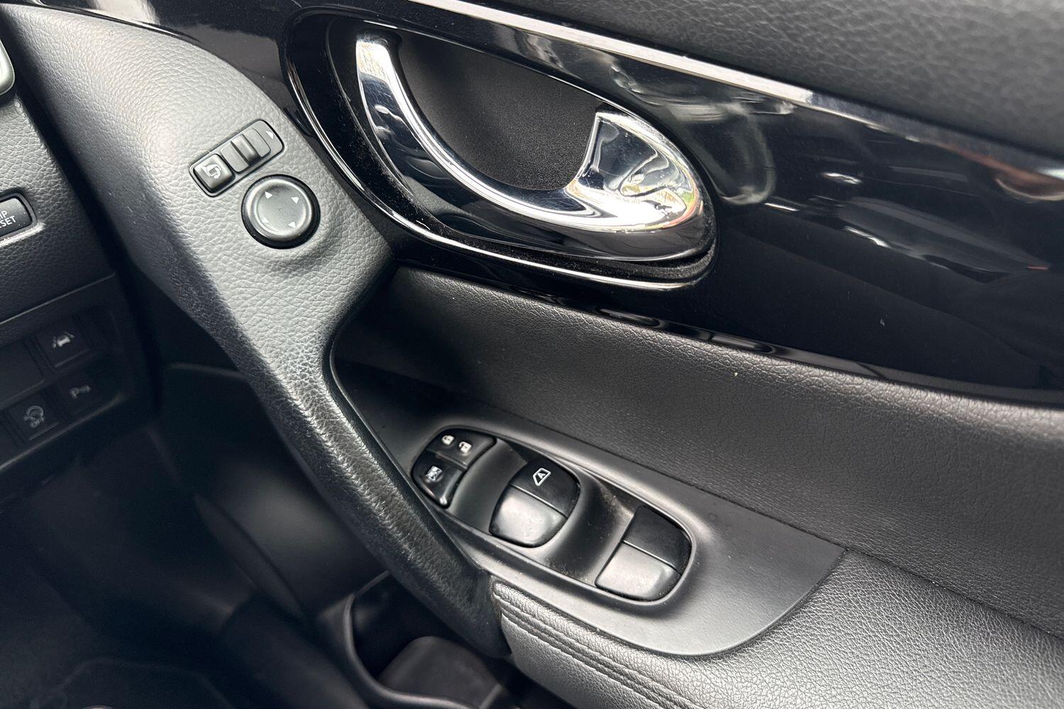 Used Nissan Qashqai 2016 for sale - 76469335: Photo 17