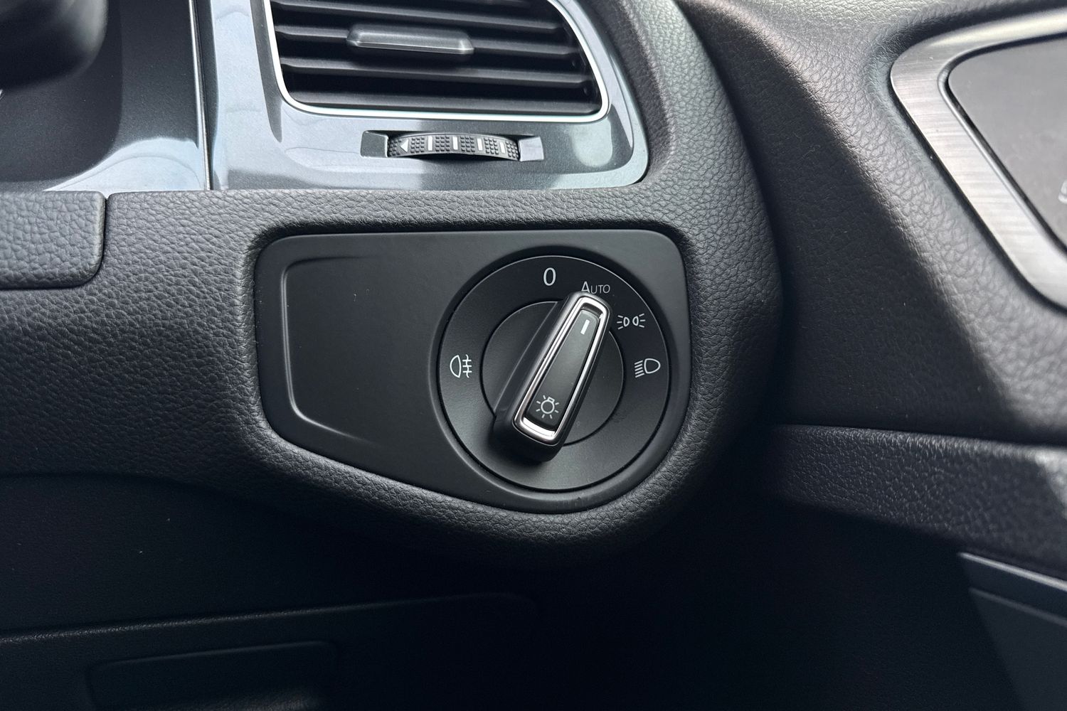 Used Volkswagen Golf 2018 for sale - 76961627: Photo 28