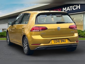 Used Volkswagen Golf 2018 for sale - 76961627: Photo