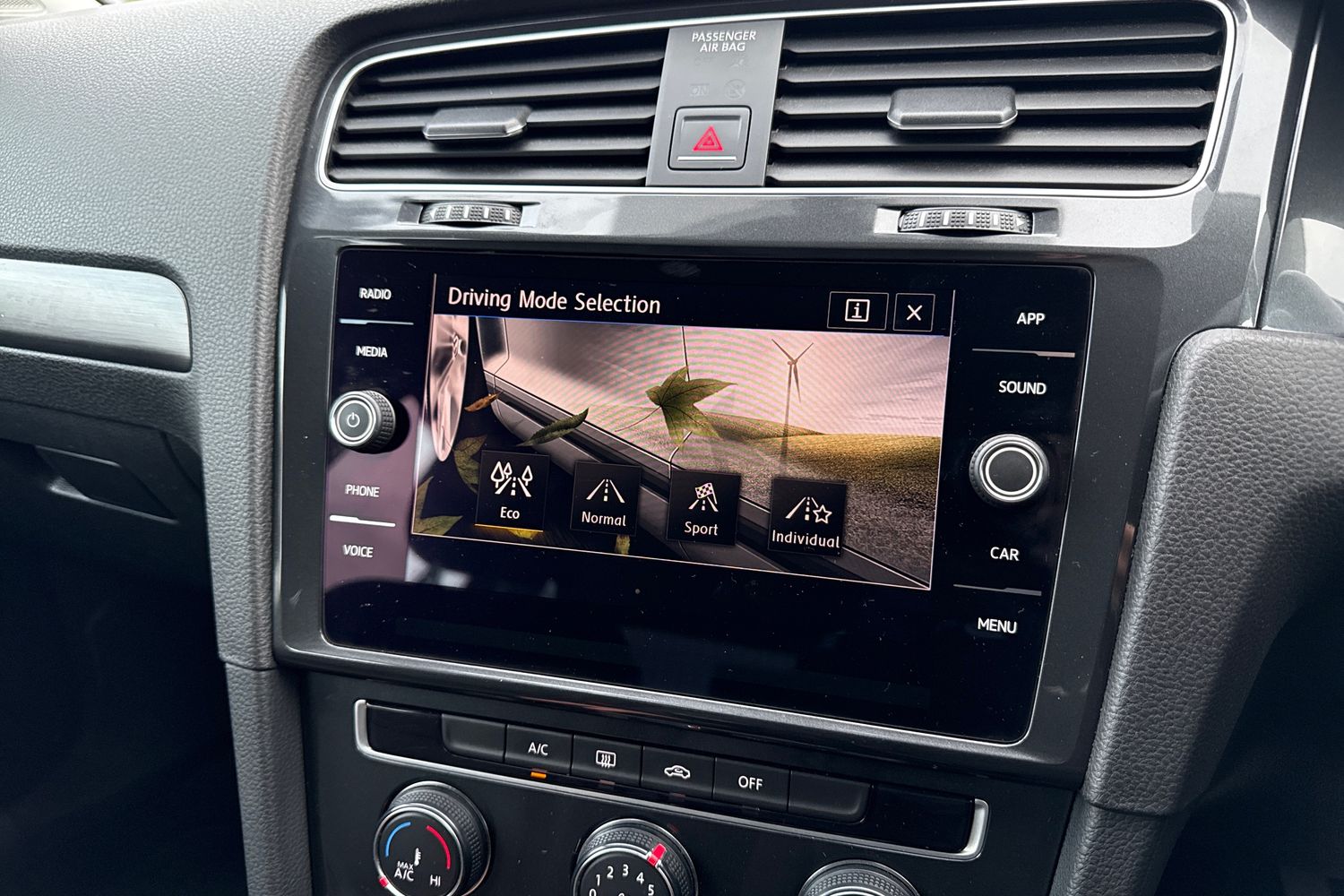 Used Volkswagen Golf 2018 for sale - 76961627: Photo 38