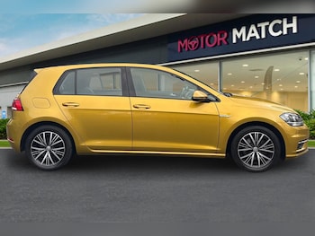 Used Volkswagen Golf 2018 for sale - 76961627: Photo