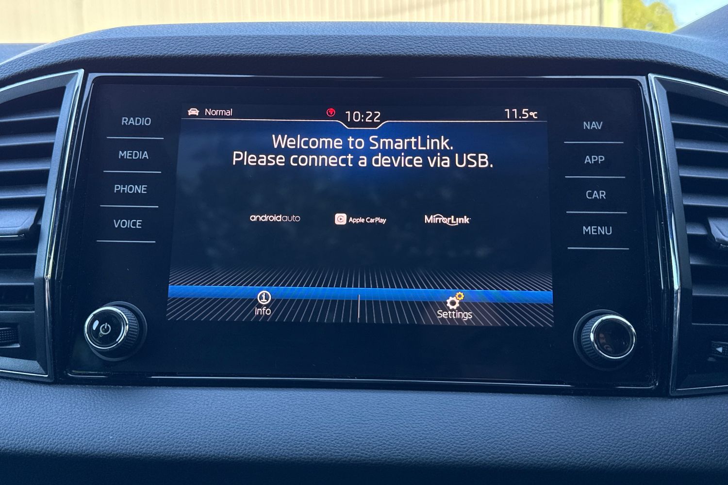 Used Skoda Karoq 2020 for sale - 76365152: Photo 42