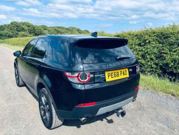 Used Land Rover Discovery Sport 2018 for sale - 74831117: Photo