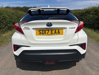 Used Toyota C-HR 2017 for sale - 75231198: Photo