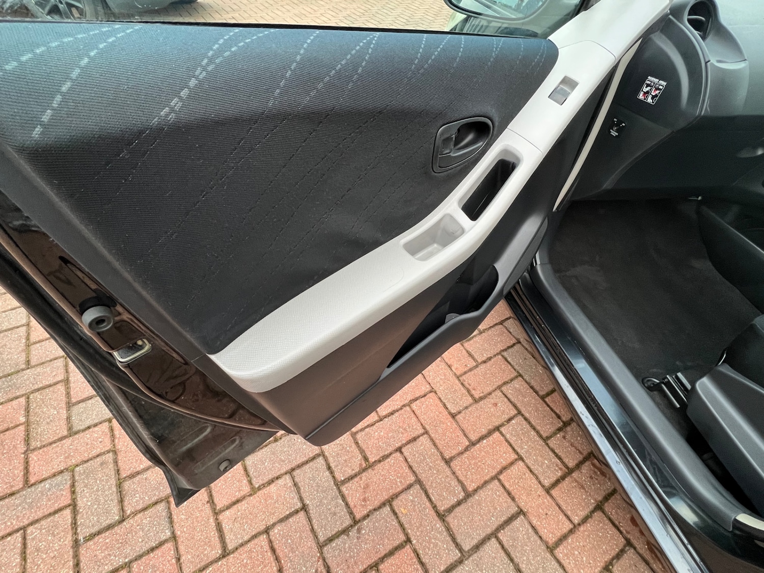 Used Toyota Yaris 2006 for sale - 77367076: Photo 19