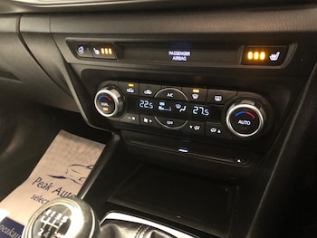 Used Mazda Mazda3 2016 for sale - 76259635: Photo 2