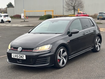 Used Volkswagen Golf 2015 for sale - 77409308: Photo