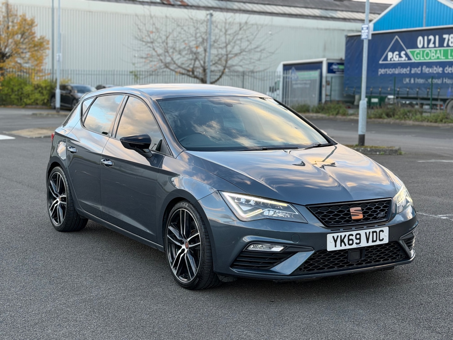 Used SEAT Leon 2019 for sale - 76393791: Photo 2