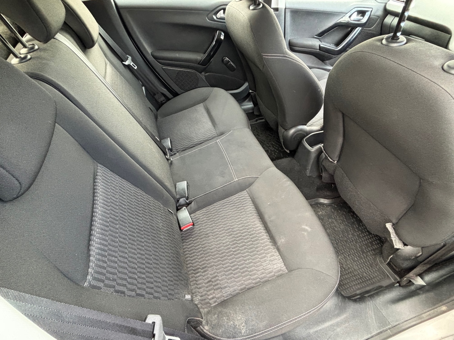 Used Peugeot 208 2017 for sale - 78180214: Photo 16