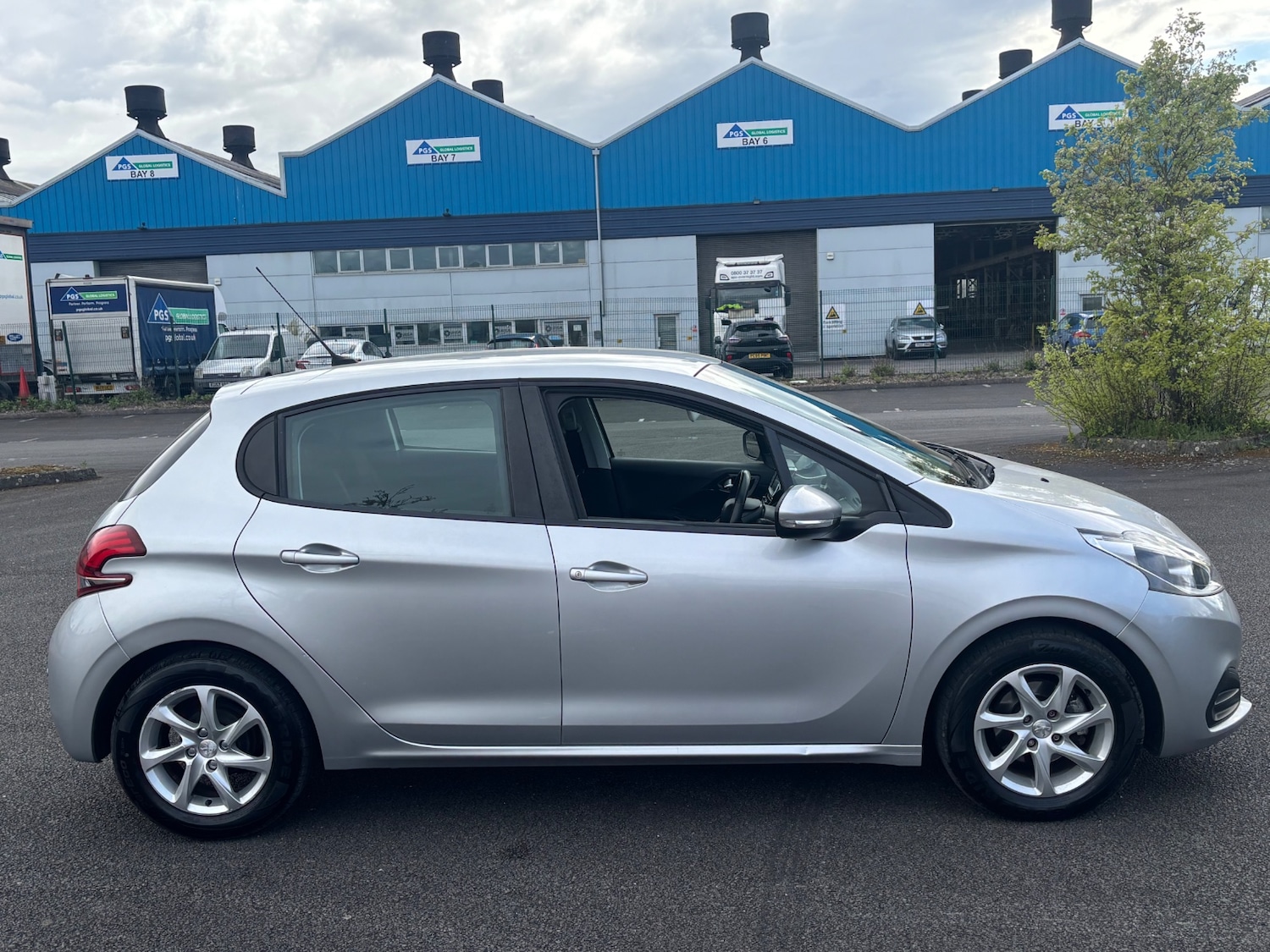 Used Peugeot 208 2017 for sale - 78180214: Photo 6