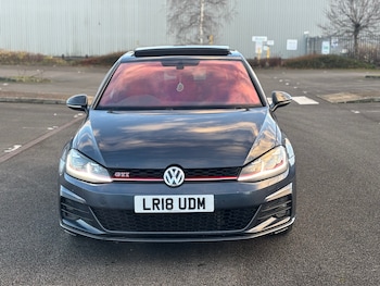 Used Volkswagen Golf 2018 for sale - 76847352: Photo