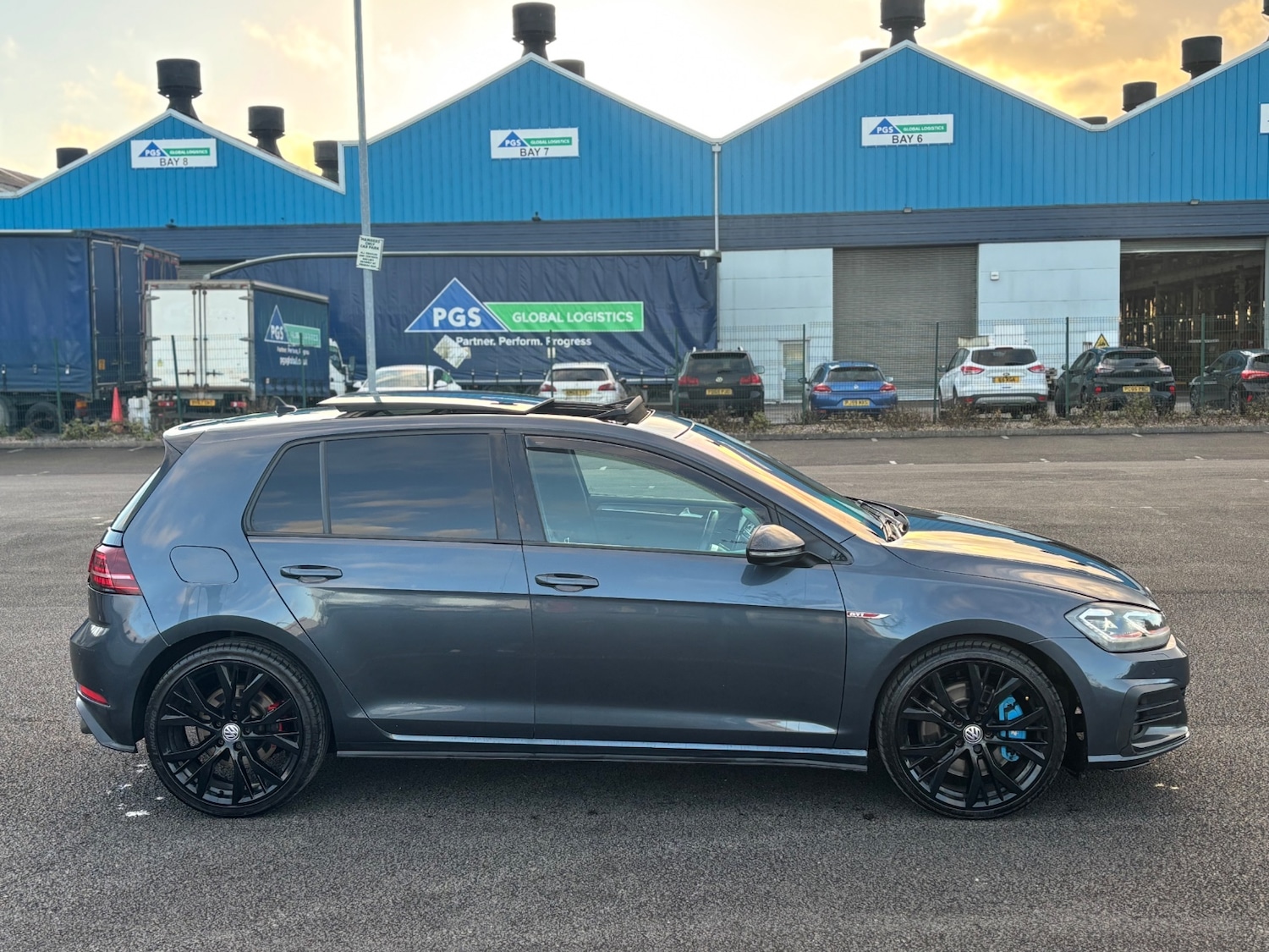 Used Volkswagen Golf 2018 for sale - 76847352: Photo 5