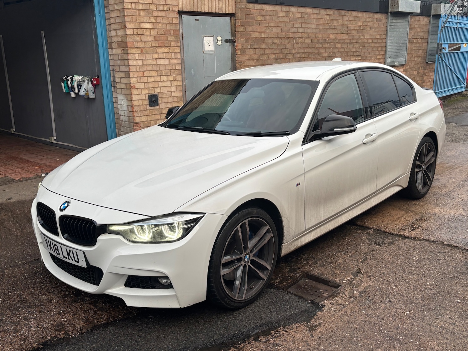 Used BMW 3 Series 2018 for sale - 77115885: Photo 2