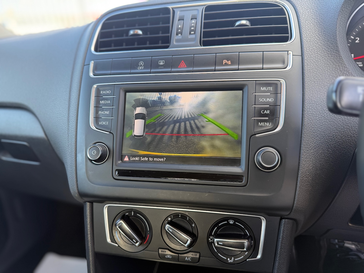 Used Volkswagen Polo 2016 for sale - 77730921: Photo 10