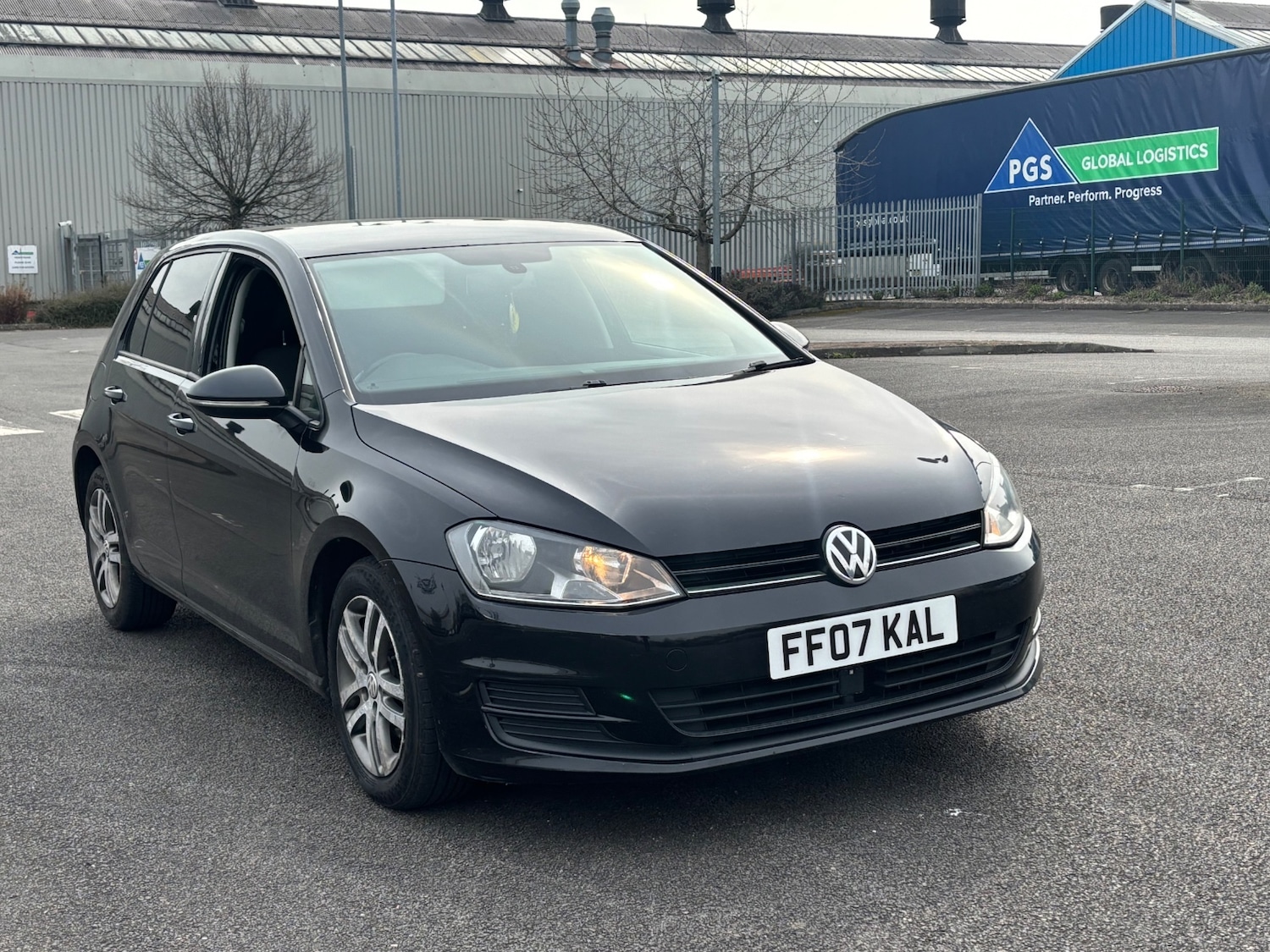 Used Volkswagen Golf 2014 for sale - 77980267: Photo 2