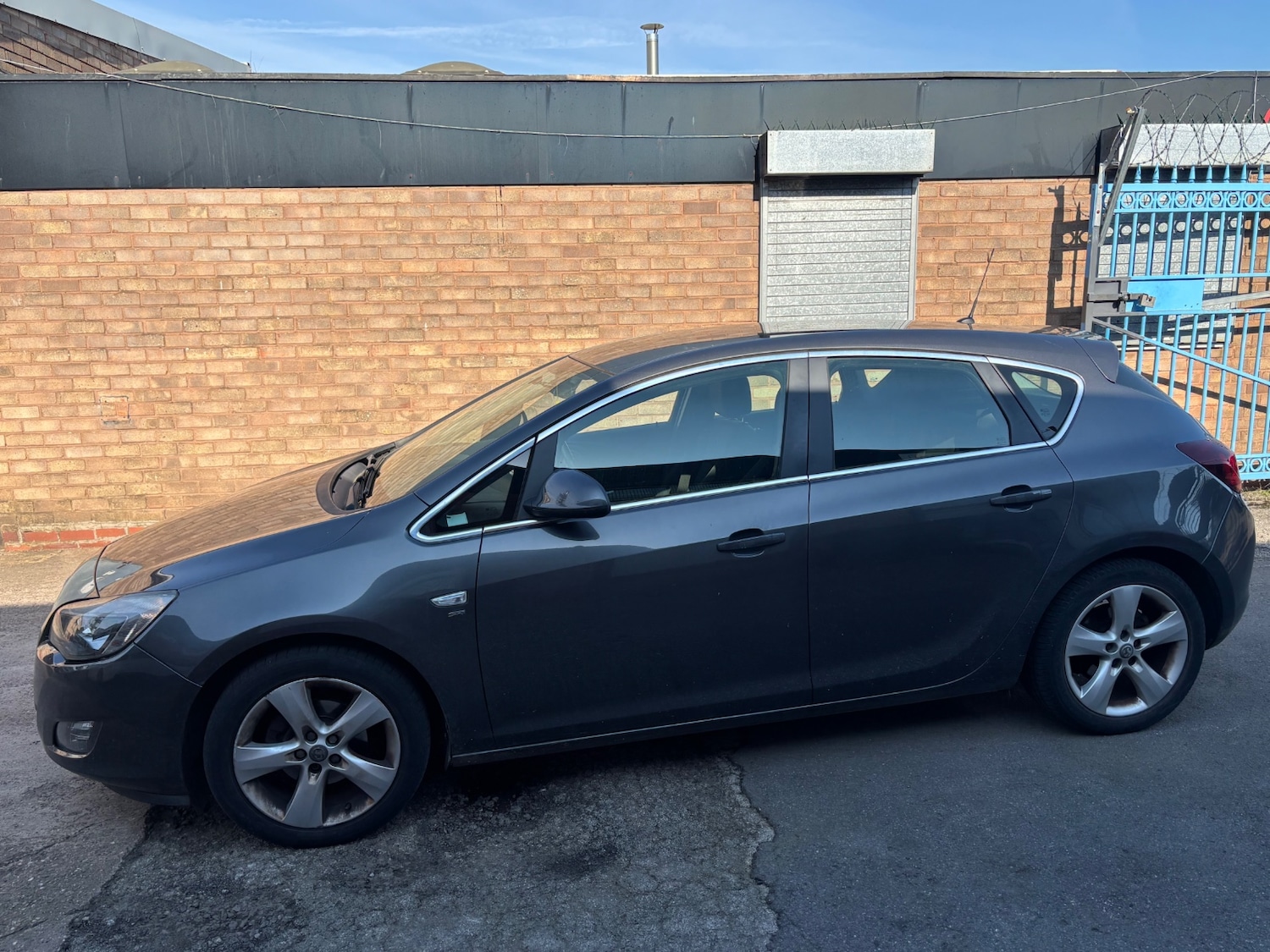 Used Vauxhall Astra 2010 for sale - 78167836: Photo 3