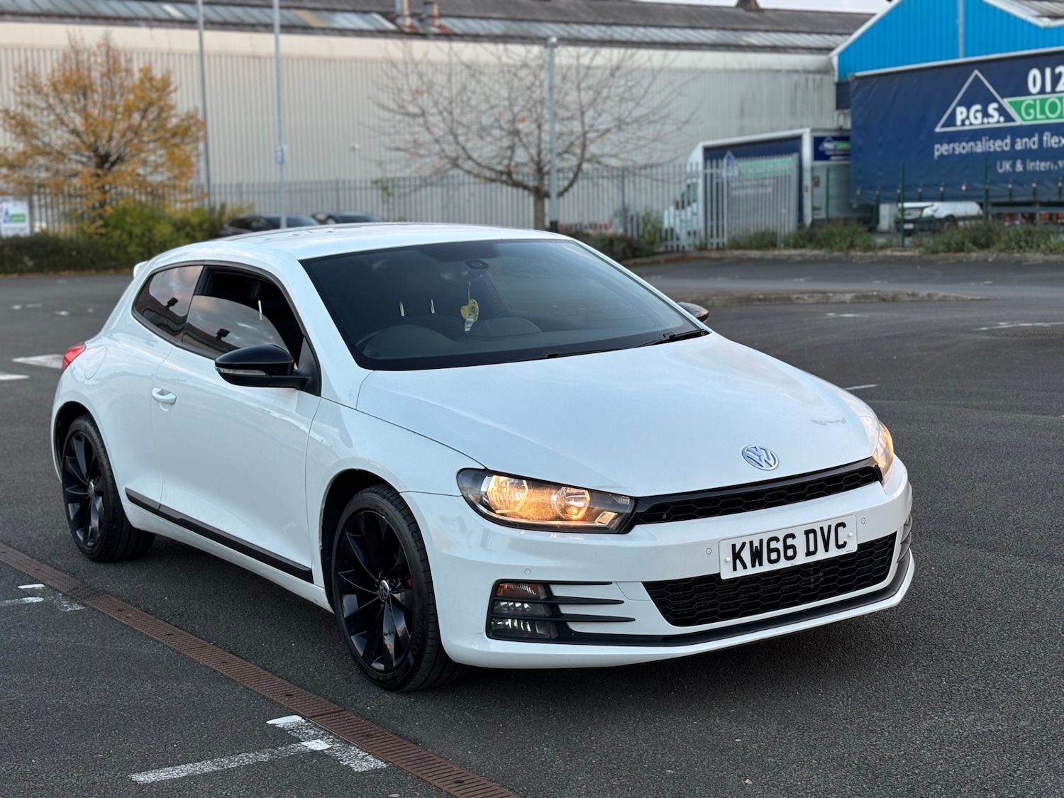 Used Volkswagen Scirocco 2016 for sale - 76387028: Photo 1