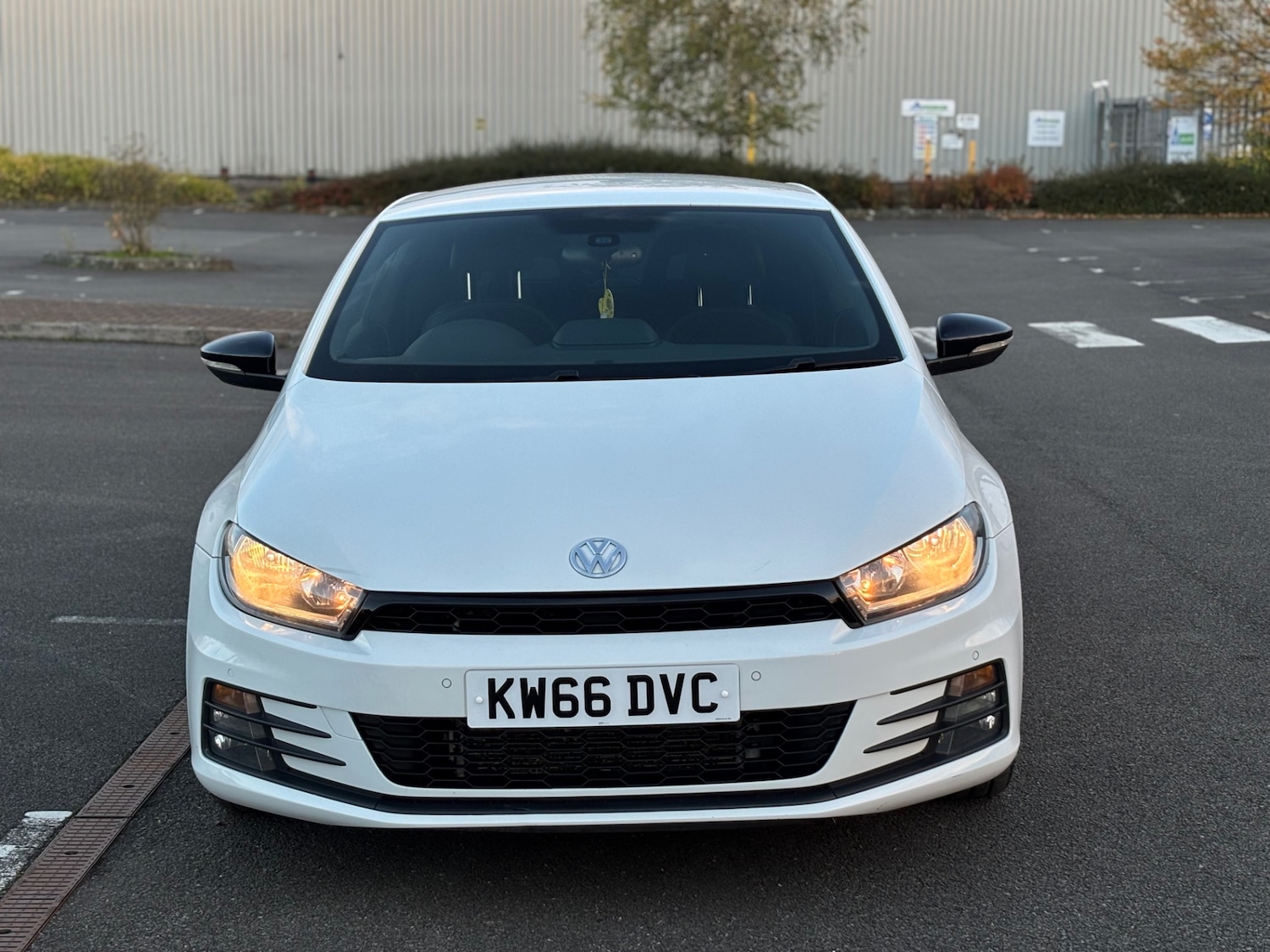 Used Volkswagen Scirocco 2016 for sale - 76387028: Photo 2