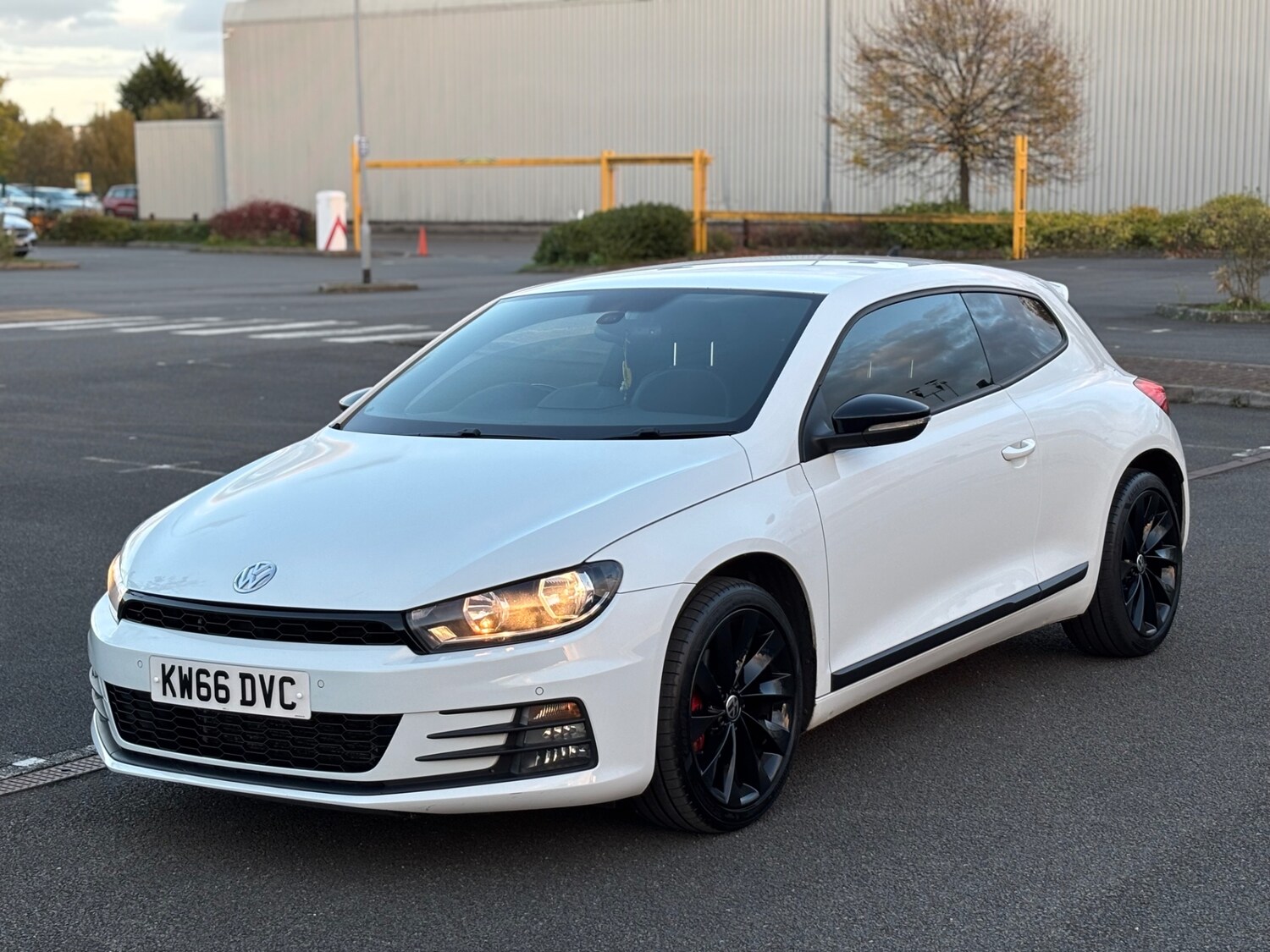 Used Volkswagen Scirocco 2016 for sale - 76387028: Photo 3