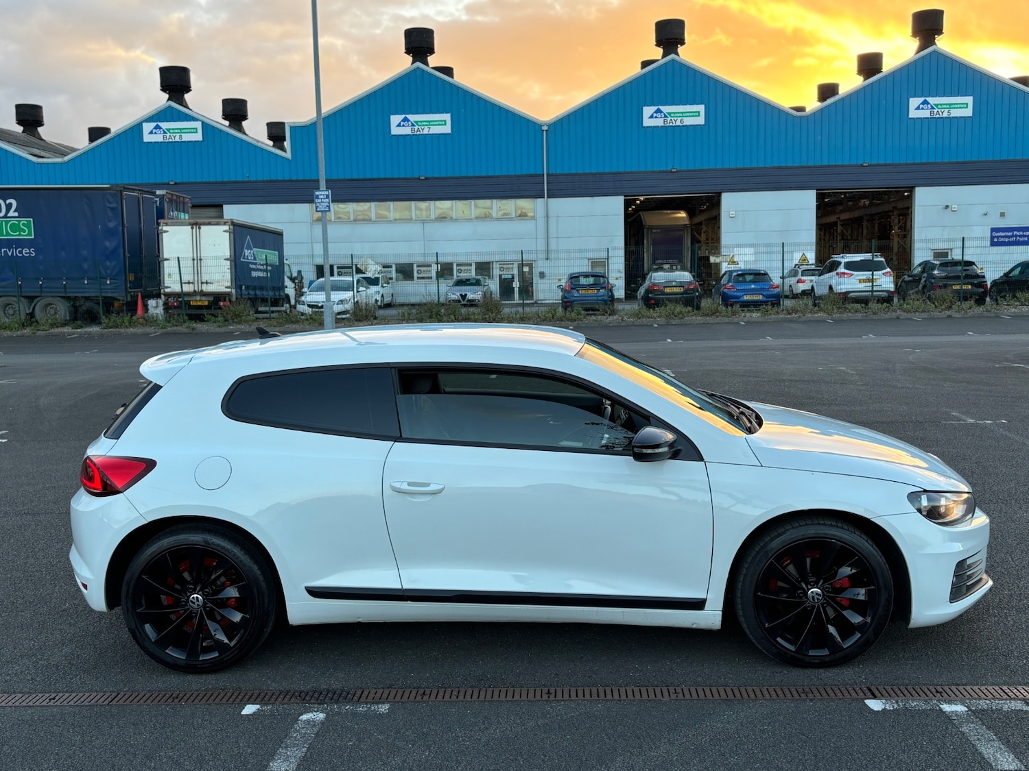 Used Volkswagen Scirocco 2016 for sale - 76387028: Photo 4