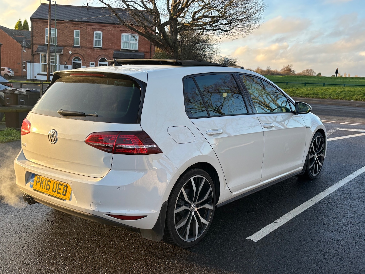 Used Volkswagen Golf 2016 for sale - 77014917: Photo 2