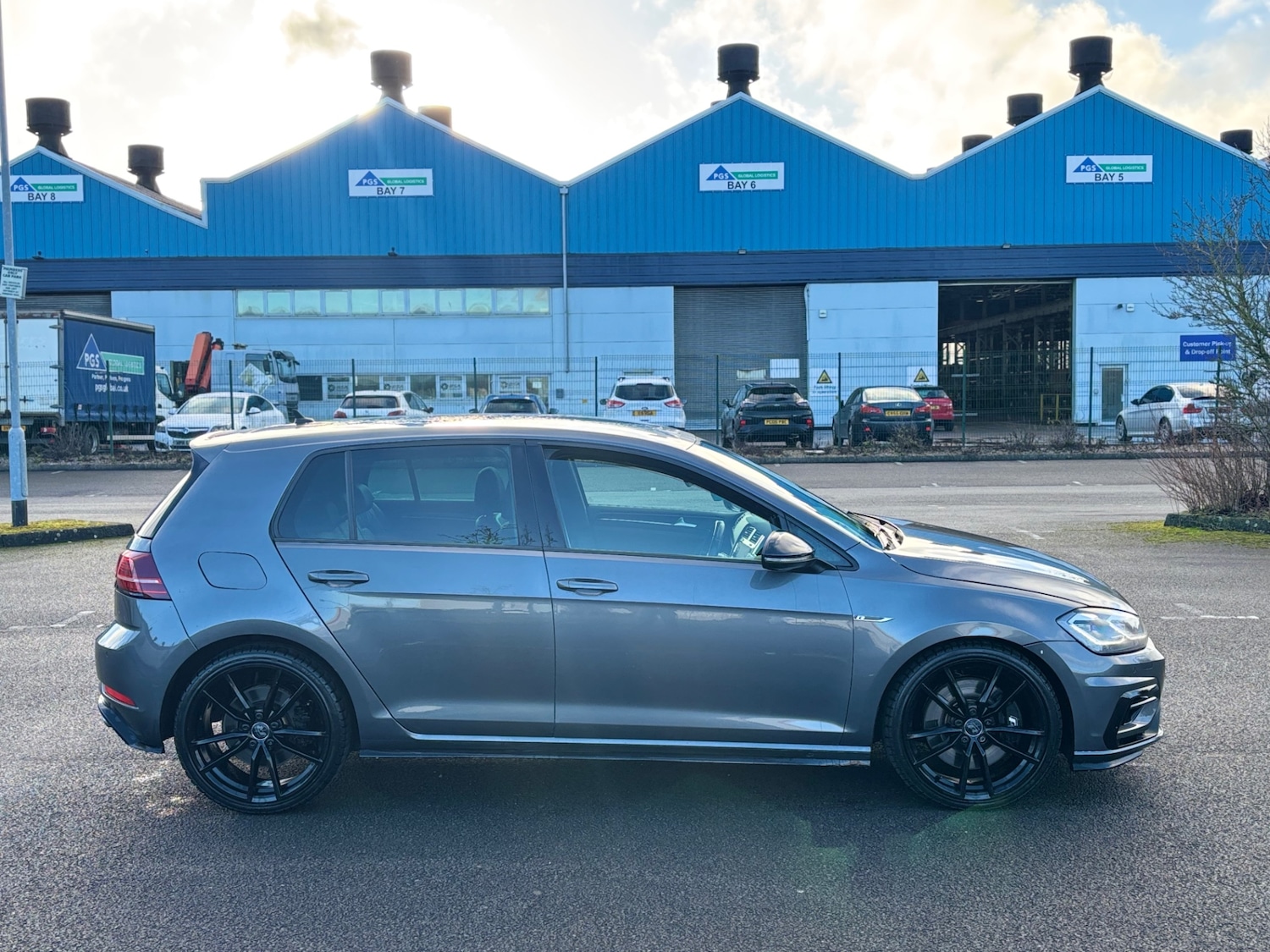 Used Volkswagen Golf 2018 for sale - 77224893: Photo 4
