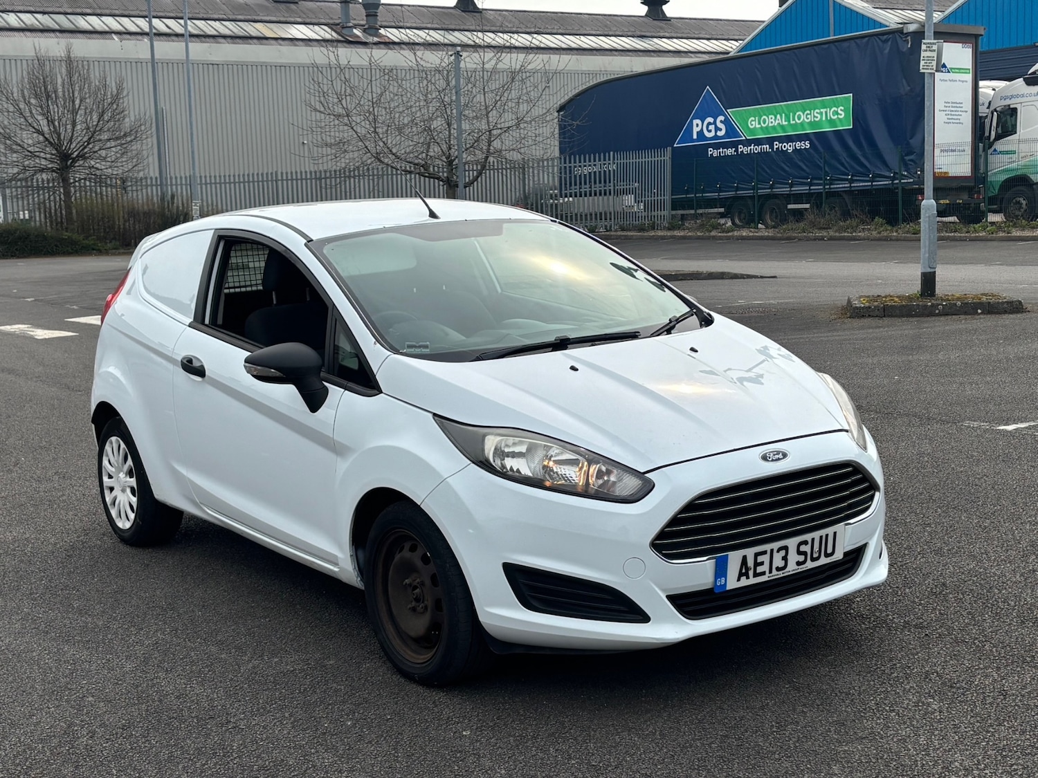 Used Ford Fiesta 2013 for sale - 77977184: Photo 2