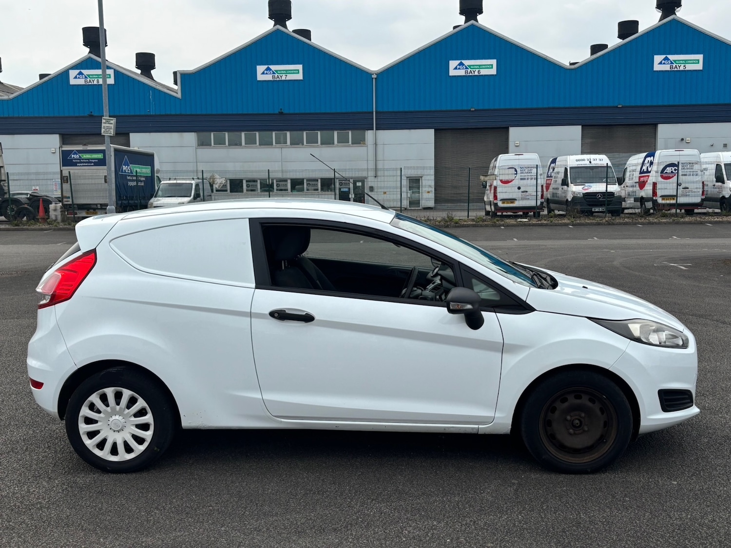 Used Ford Fiesta 2013 for sale - 77977184: Photo 6