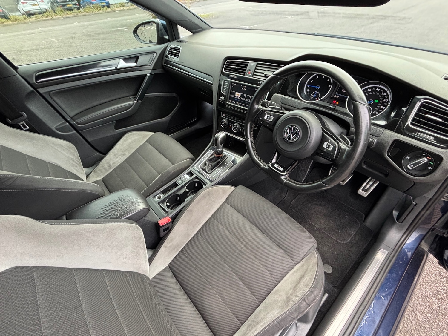 Used Volkswagen Golf 2016 for sale - 76493839: Photo 10