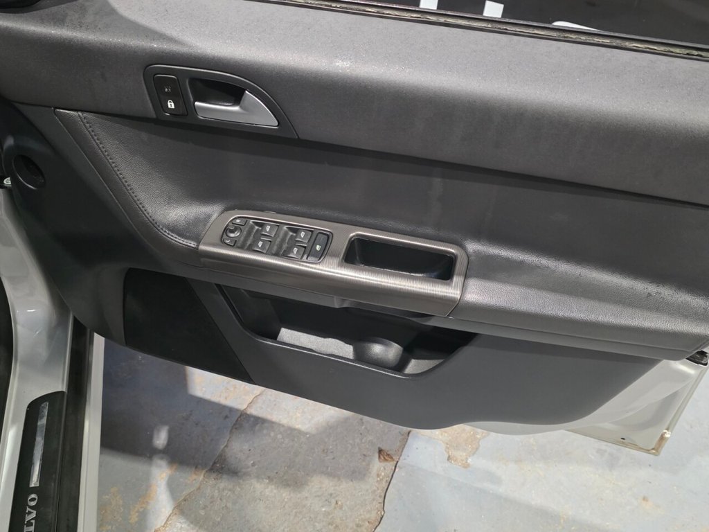 Used Volvo V50 2011 for sale - 77558063: Photo 18