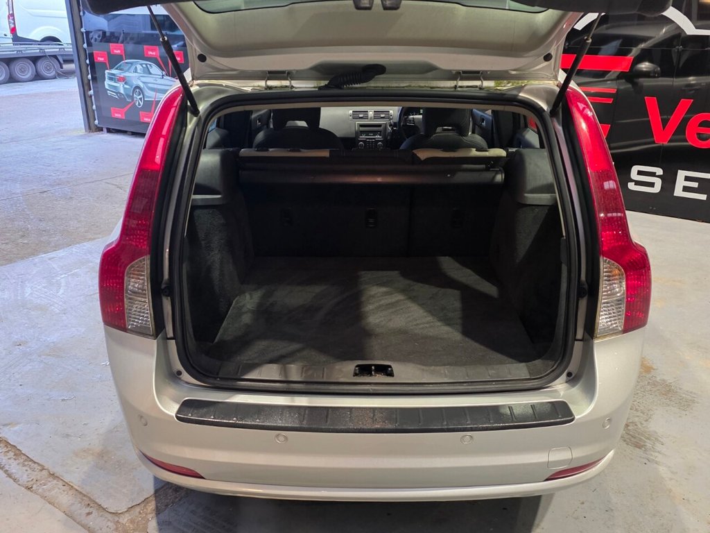 Used Volvo V50 2011 for sale - 77558063: Photo 6