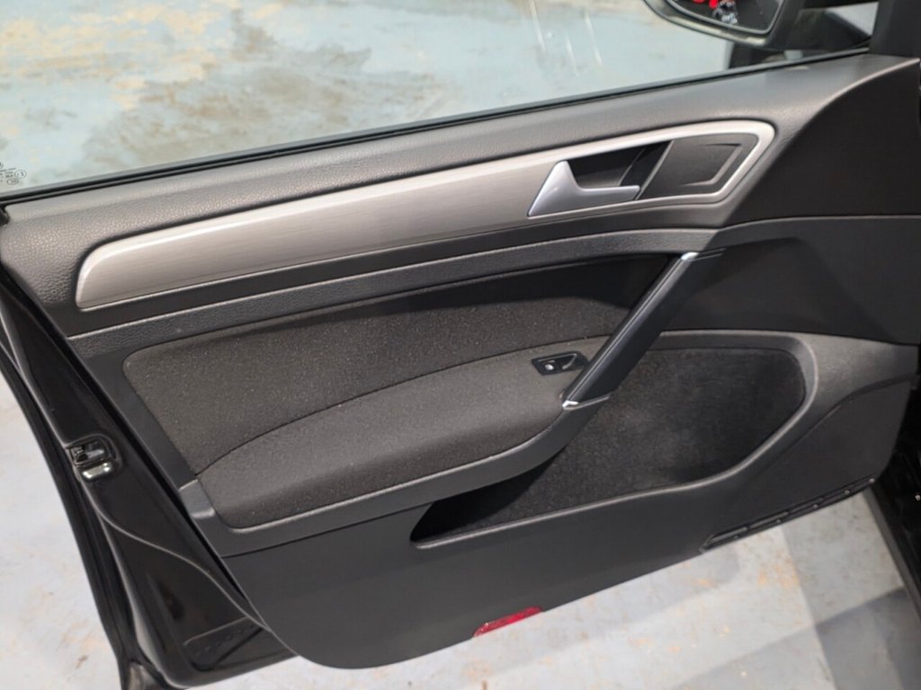 Used Volkswagen Golf 2015 for sale - 77188250: Photo 40