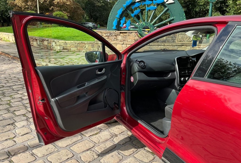 Used Renault Clio 2017 for sale - 76787692: Photo 19