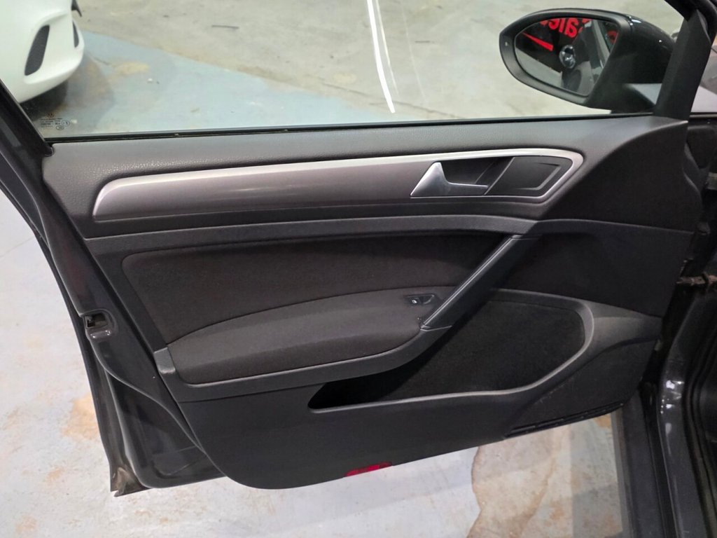 Used Volkswagen Golf 2013 for sale - 77798146: Photo 24