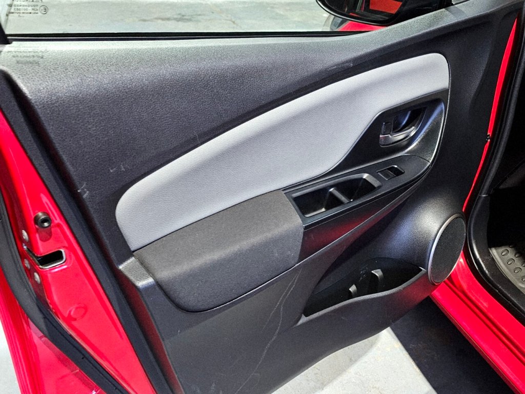 Used Toyota Yaris 2015 for sale - 77269174: Photo 25