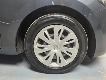 Used Mazda Mazda2 2016 for sale - 78607380: Photo