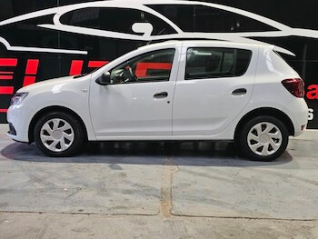 Used Dacia Sandero 2017 for sale - 76787705: Photo