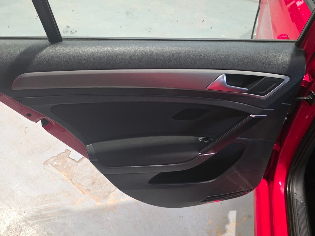 Used Volkswagen Golf 2014 for sale - 77360077: Photo 22