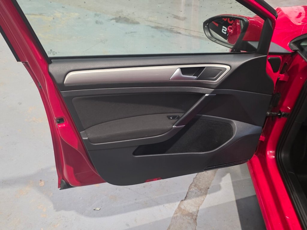 Used Volkswagen Golf 2014 for sale - 77360077: Photo 23