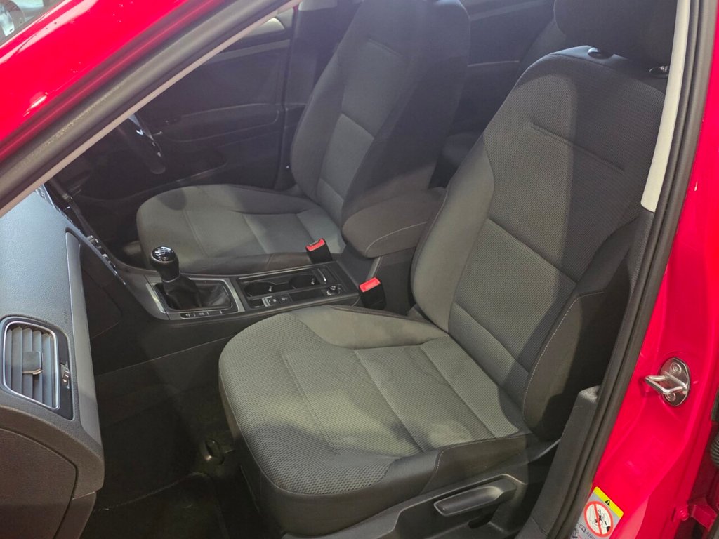 Used Volkswagen Golf 2014 for sale - 77360077: Photo 24