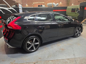 Used Volvo V40 2017 for sale - 79470277: Photo