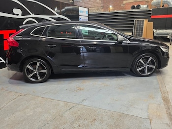 Used Volvo V40 2017 for sale - 79470277: Photo