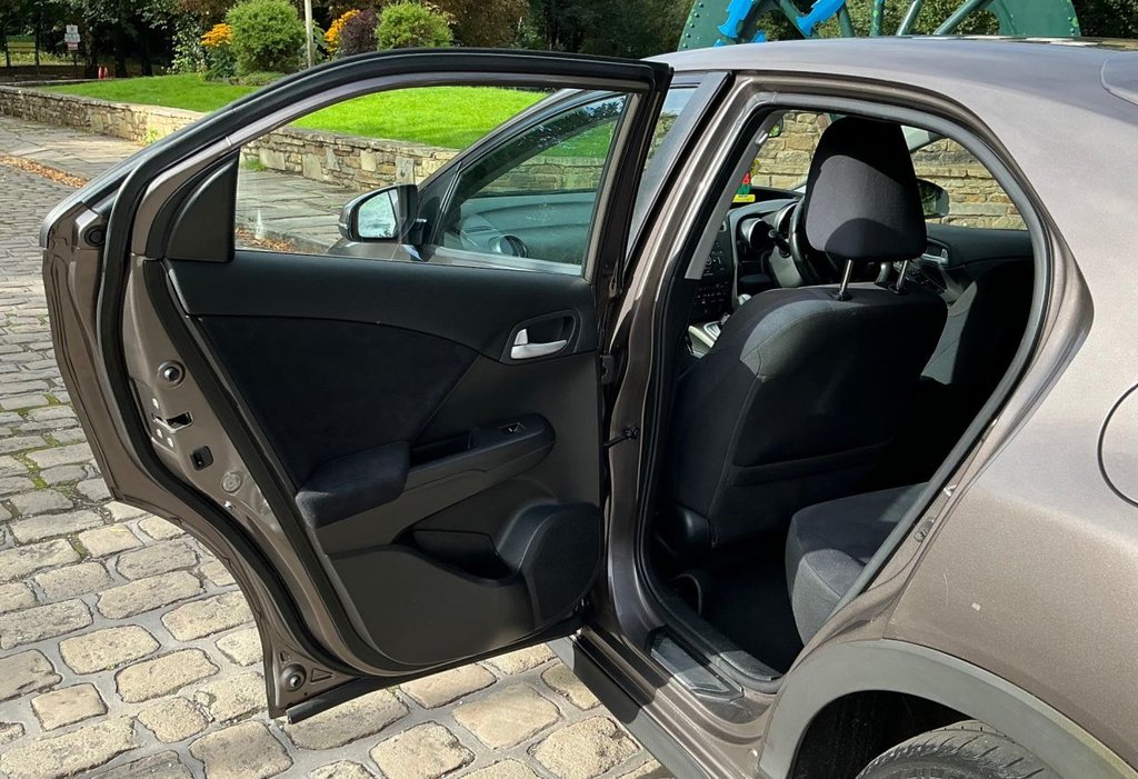 Used Honda Civic 2014 for sale - 76787698: Photo 16