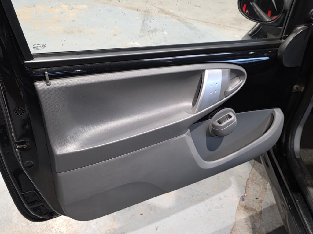 Used Peugeot 107 2010 for sale - 77557994: Photo 17