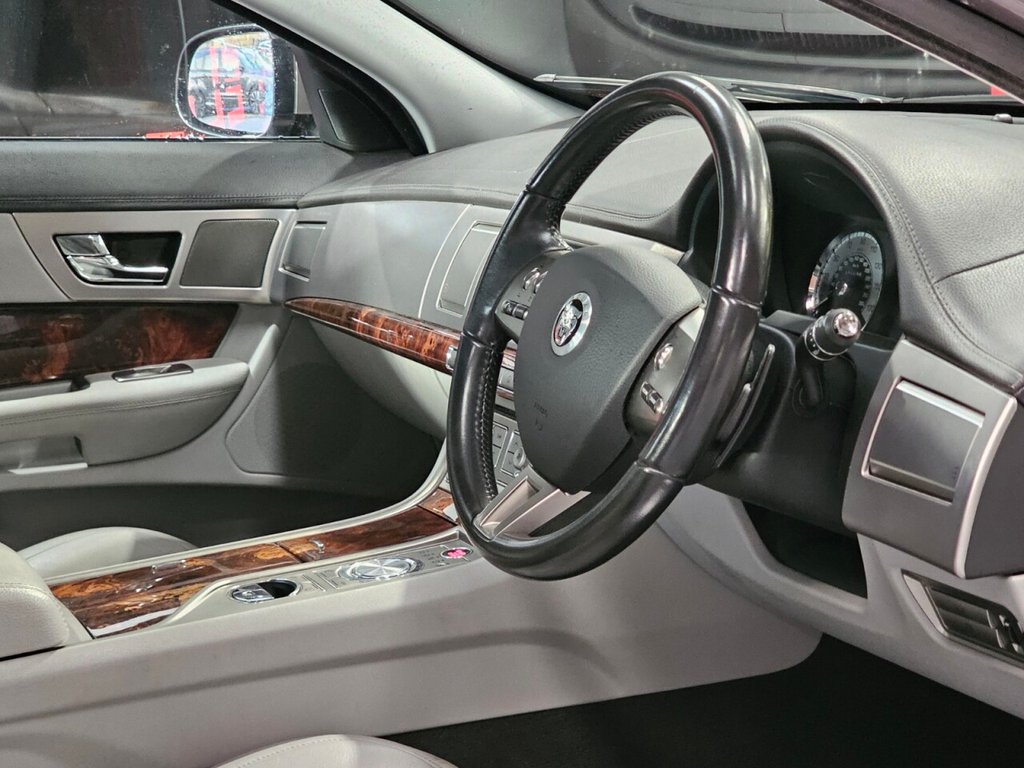 Used Jaguar XF 2010 for sale - 76787716: Photo 10