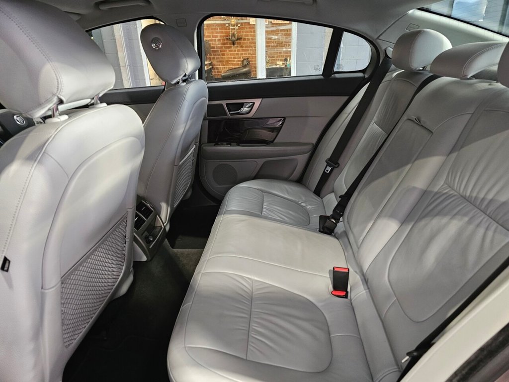 Used Jaguar XF 2010 for sale - 76787716: Photo 15
