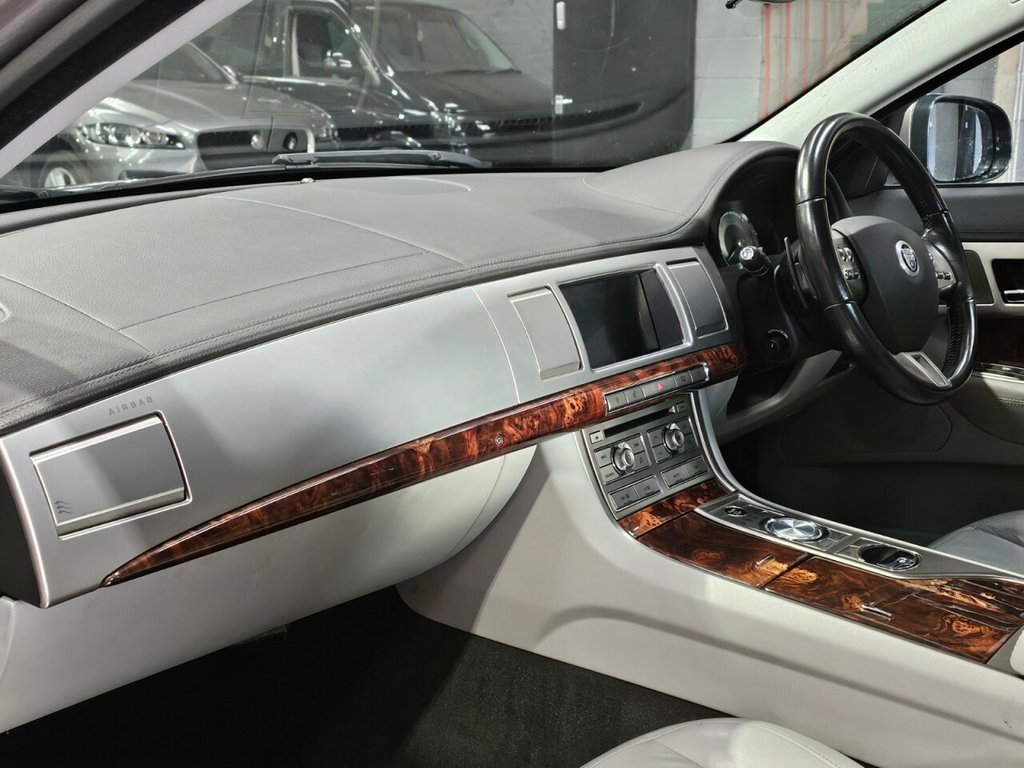 Used Jaguar XF 2010 for sale - 76787716: Photo 16