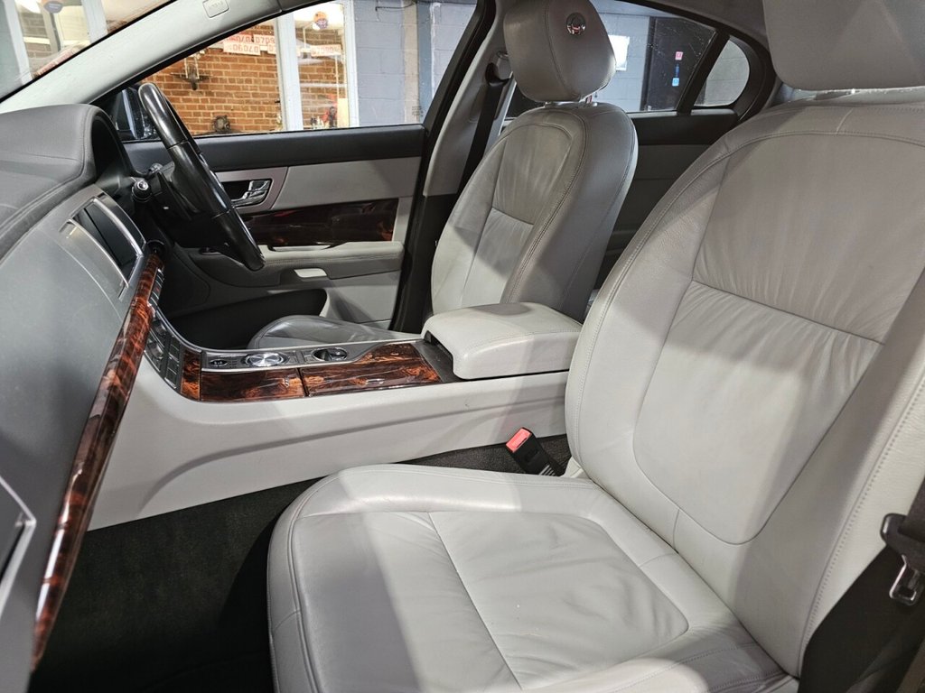 Used Jaguar XF 2010 for sale - 76787716: Photo 17