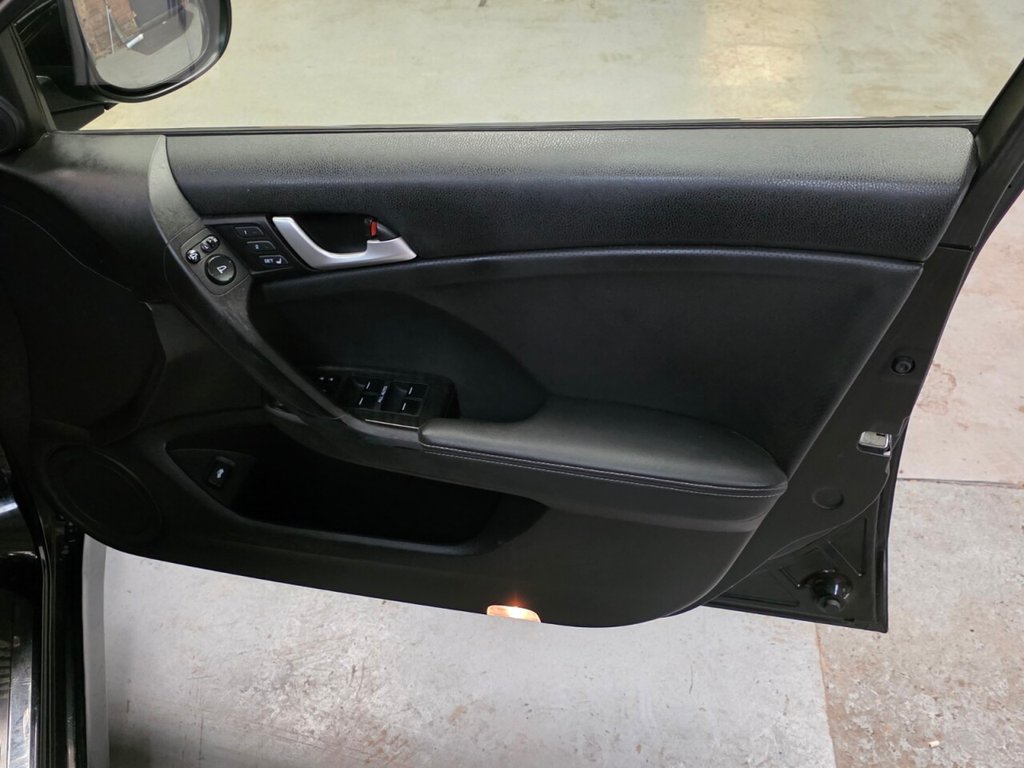 Used Honda Accord 2014 for sale - 77507196: Photo 15