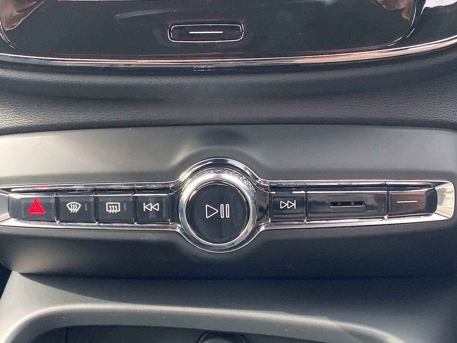 Used Volvo XC40 2025 for sale - 76444699: Photo 13